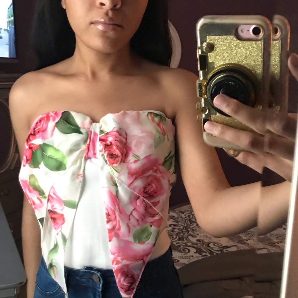 Closet Closing! 3D Floral bow top